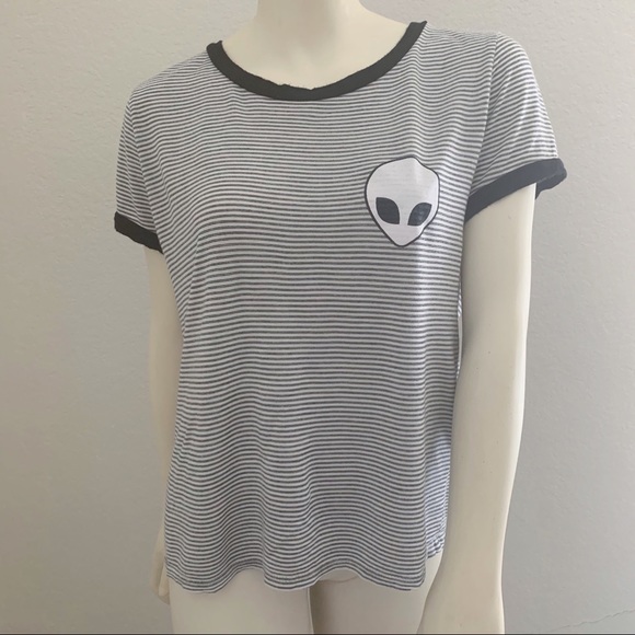 💙💙Peaches & Cream Black/White Striped Alien Top - Picture 3 of 9